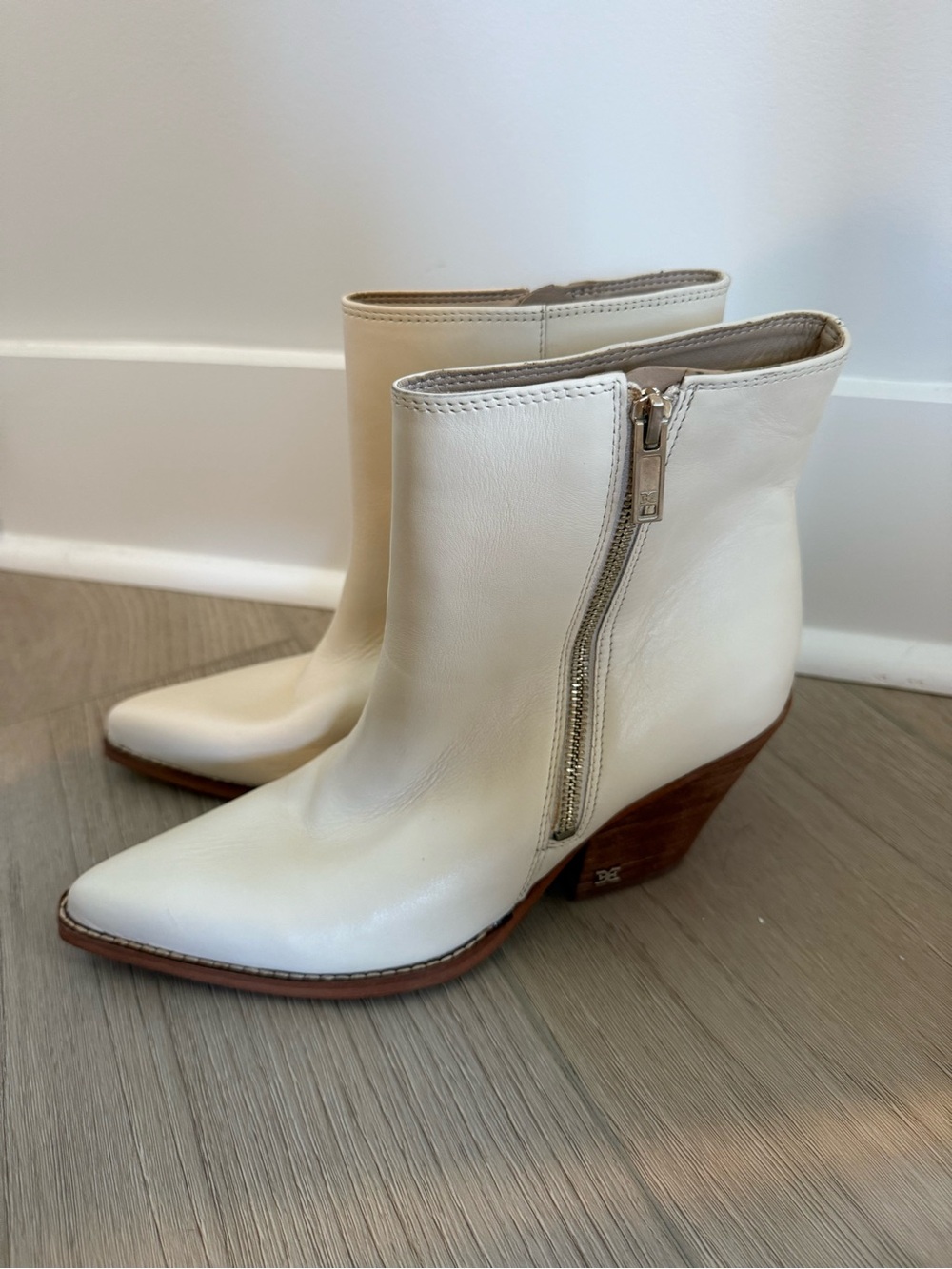 Sam Edelman Cream Leather Pointed Ankle Booties with Side Zip